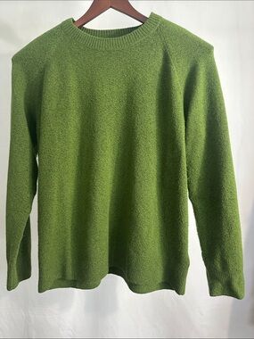 Classic Crewneck Sweater in Green